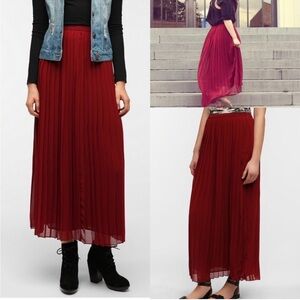 URBAN OUTFITTERS Sparkle and Fade Elegant Red Pleated Maxi Skirt Size 2